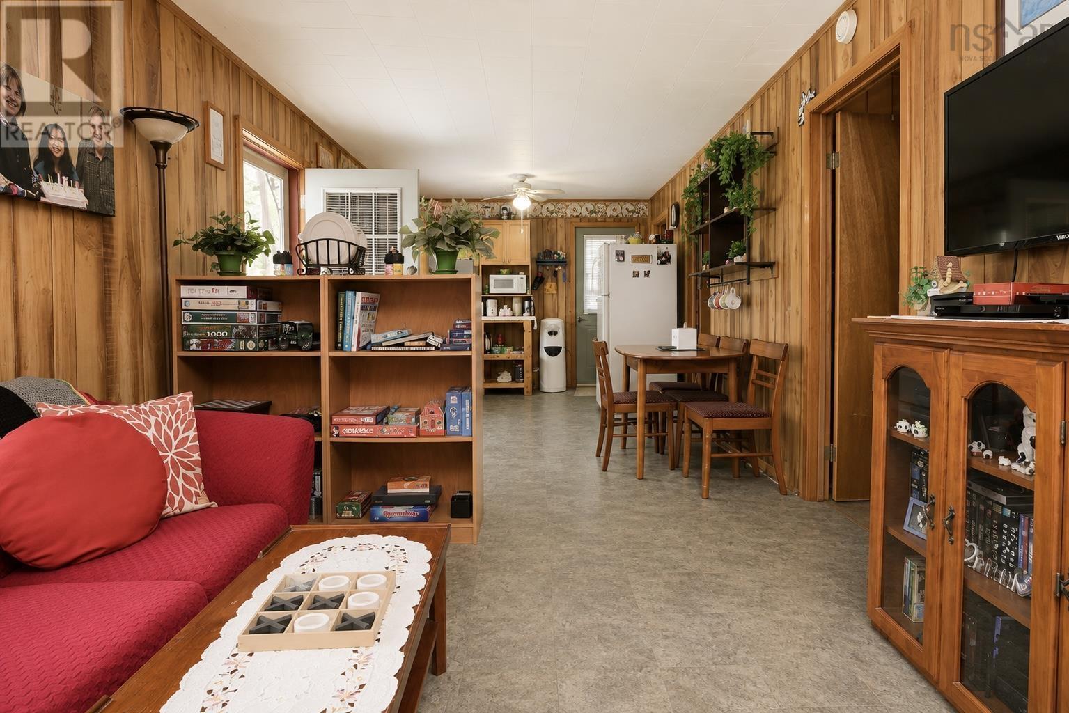 629 Falkenham Road - 8