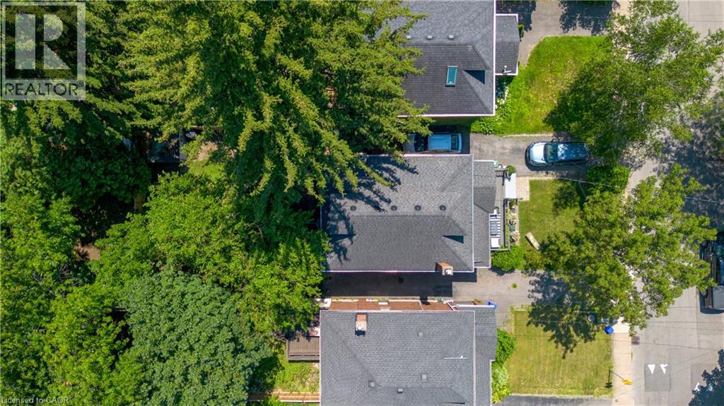 32 DALEWOOD Crescent - 40