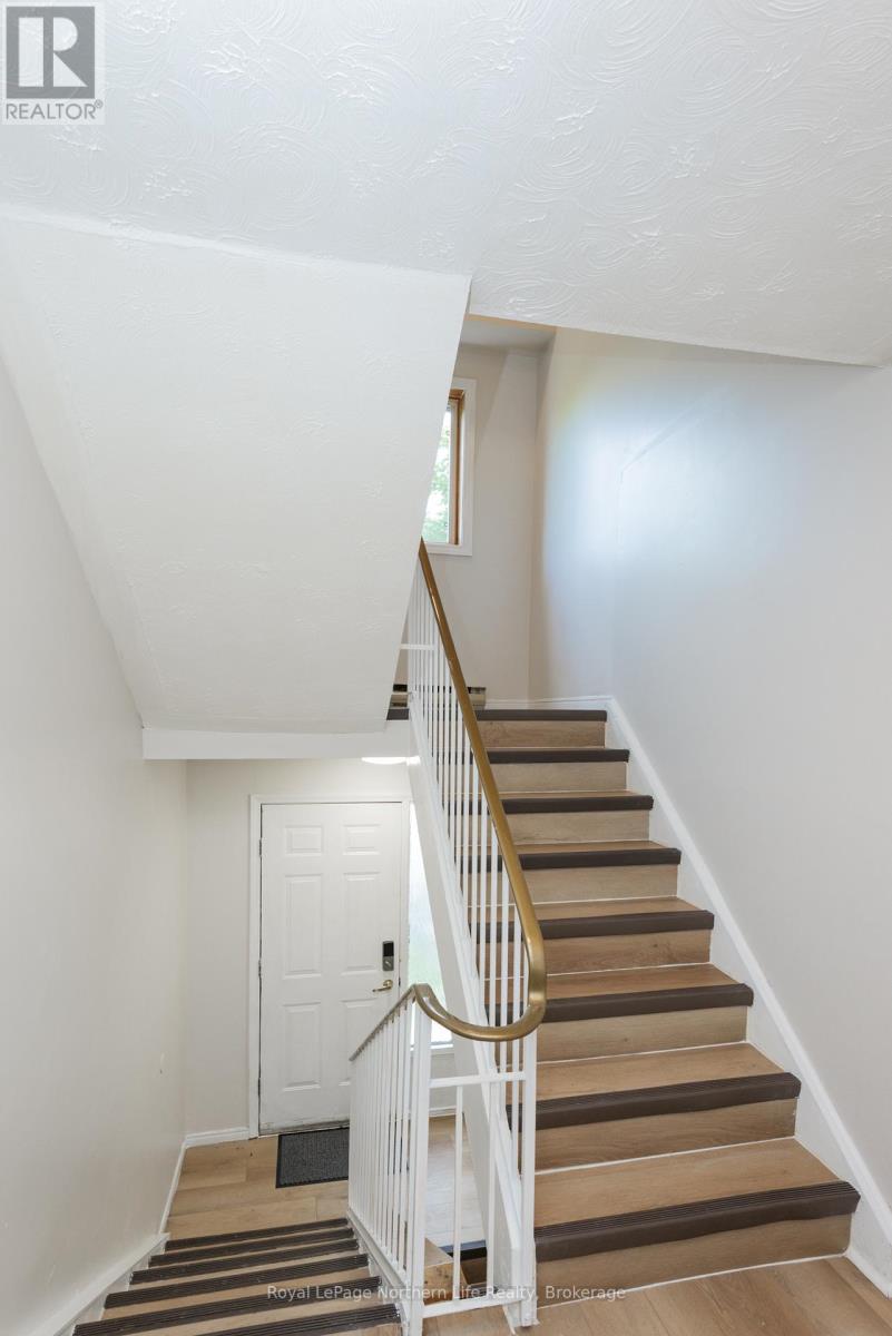 37 PAUL STREET - 21