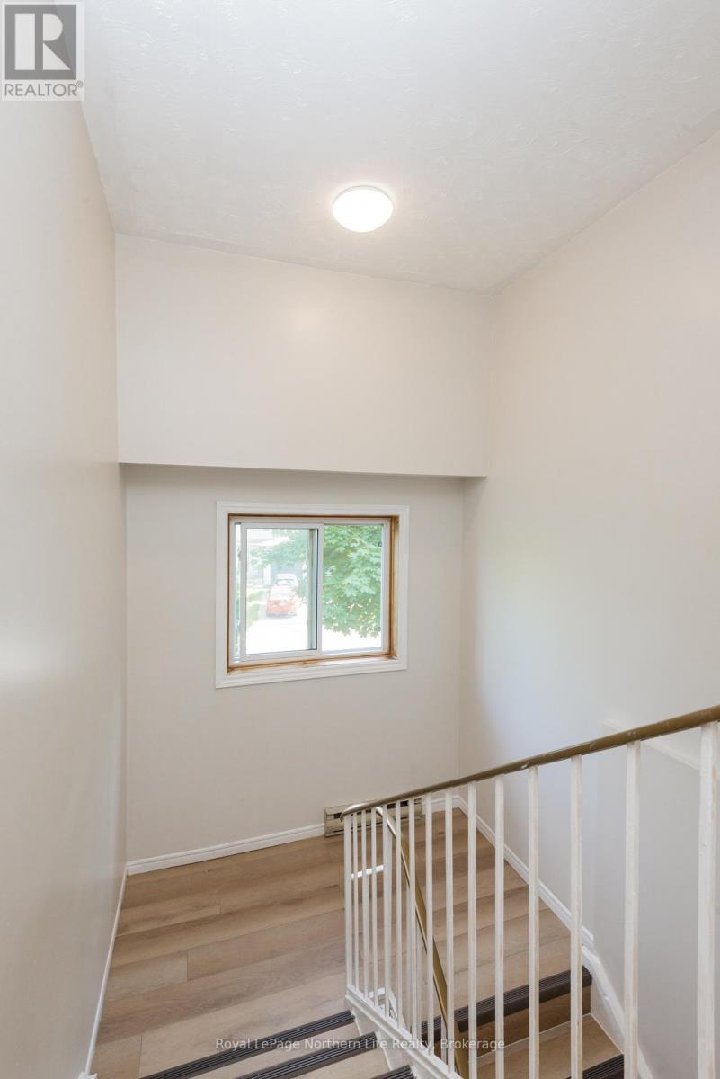 37 PAUL STREET - 32