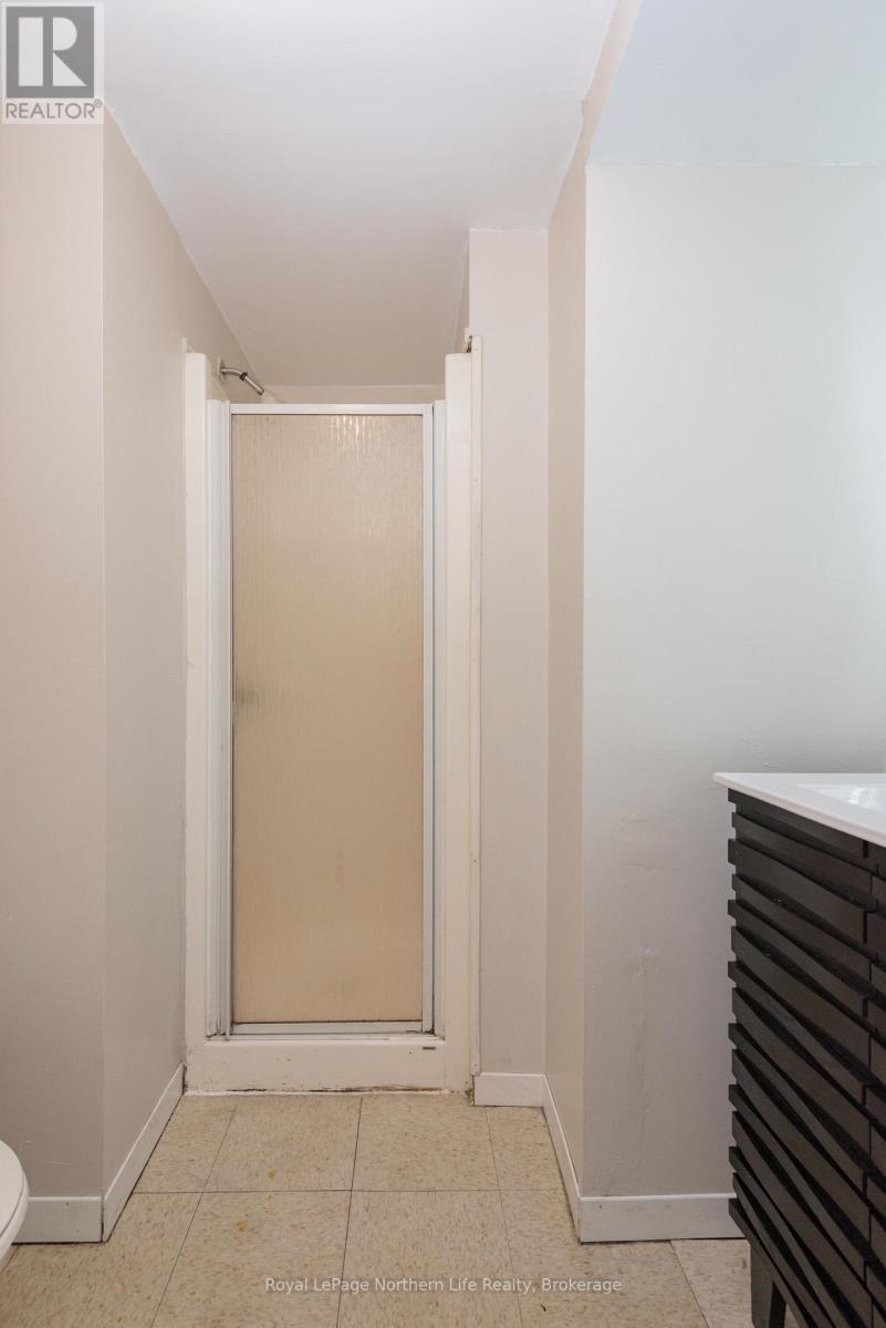 37 PAUL STREET - 36