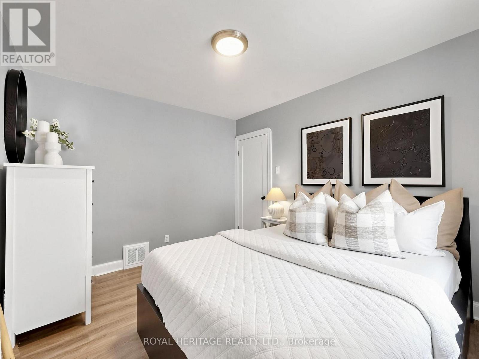 221 HIBBERT AVENUE - 14