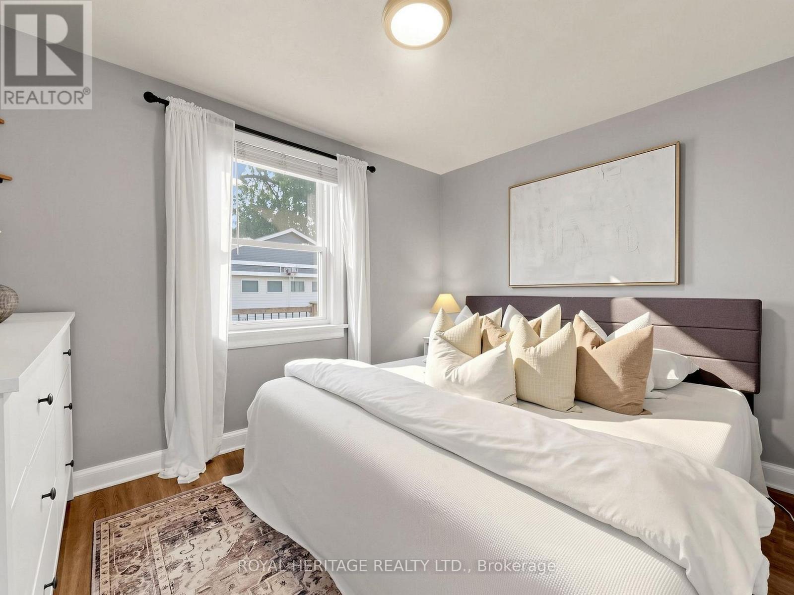 221 HIBBERT AVENUE - 16