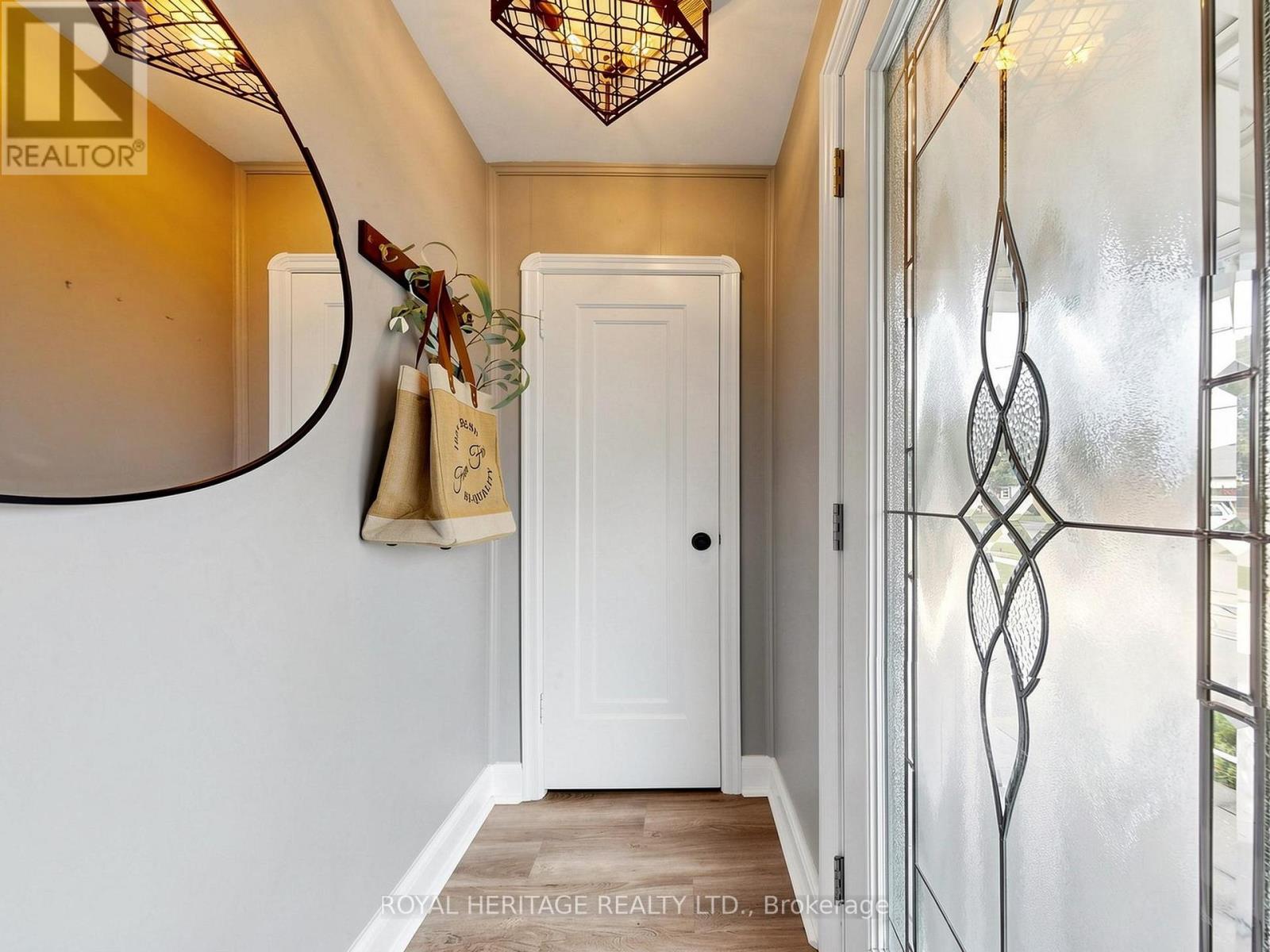 221 HIBBERT AVENUE - 20
