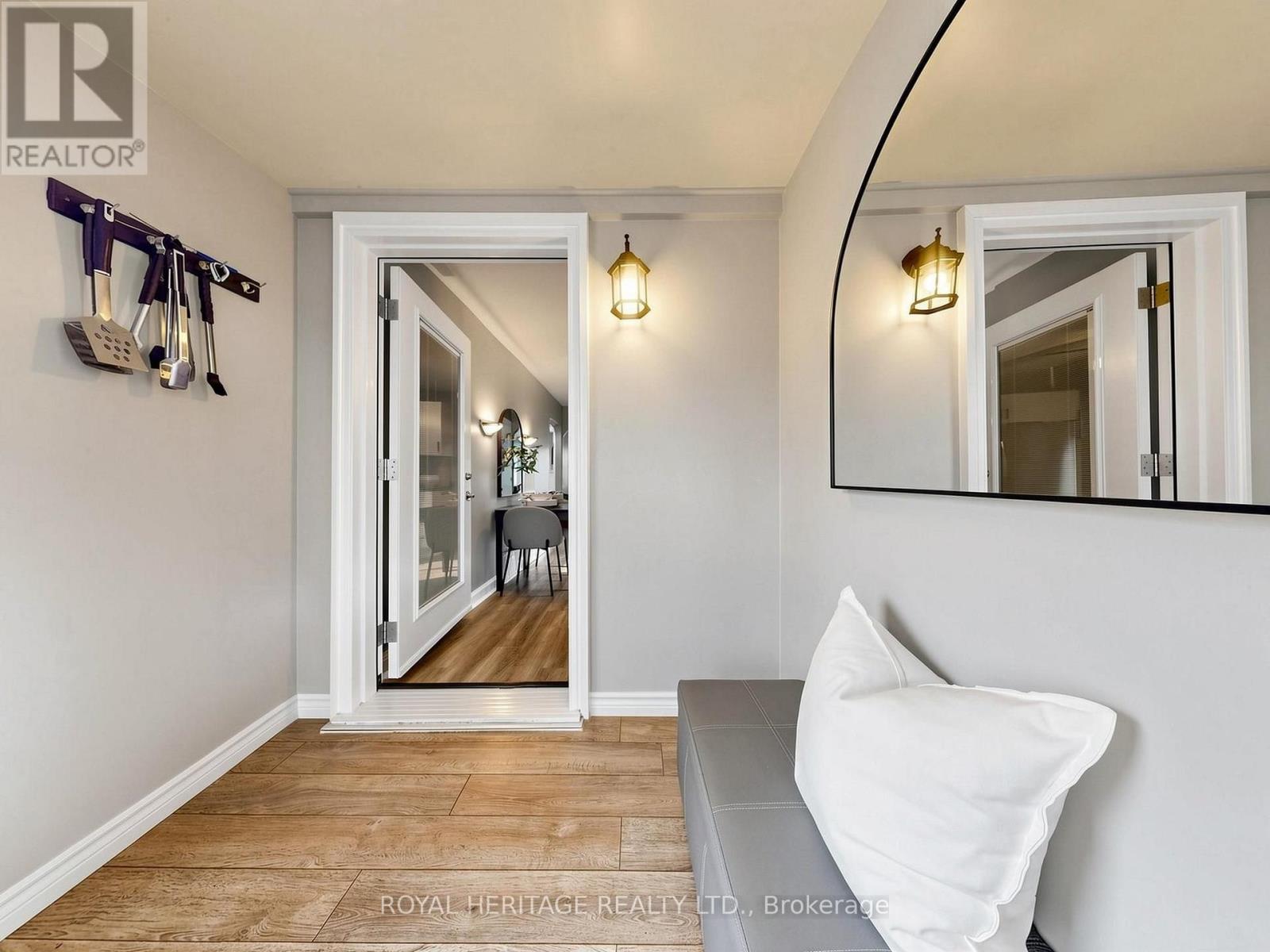 221 HIBBERT AVENUE - 23