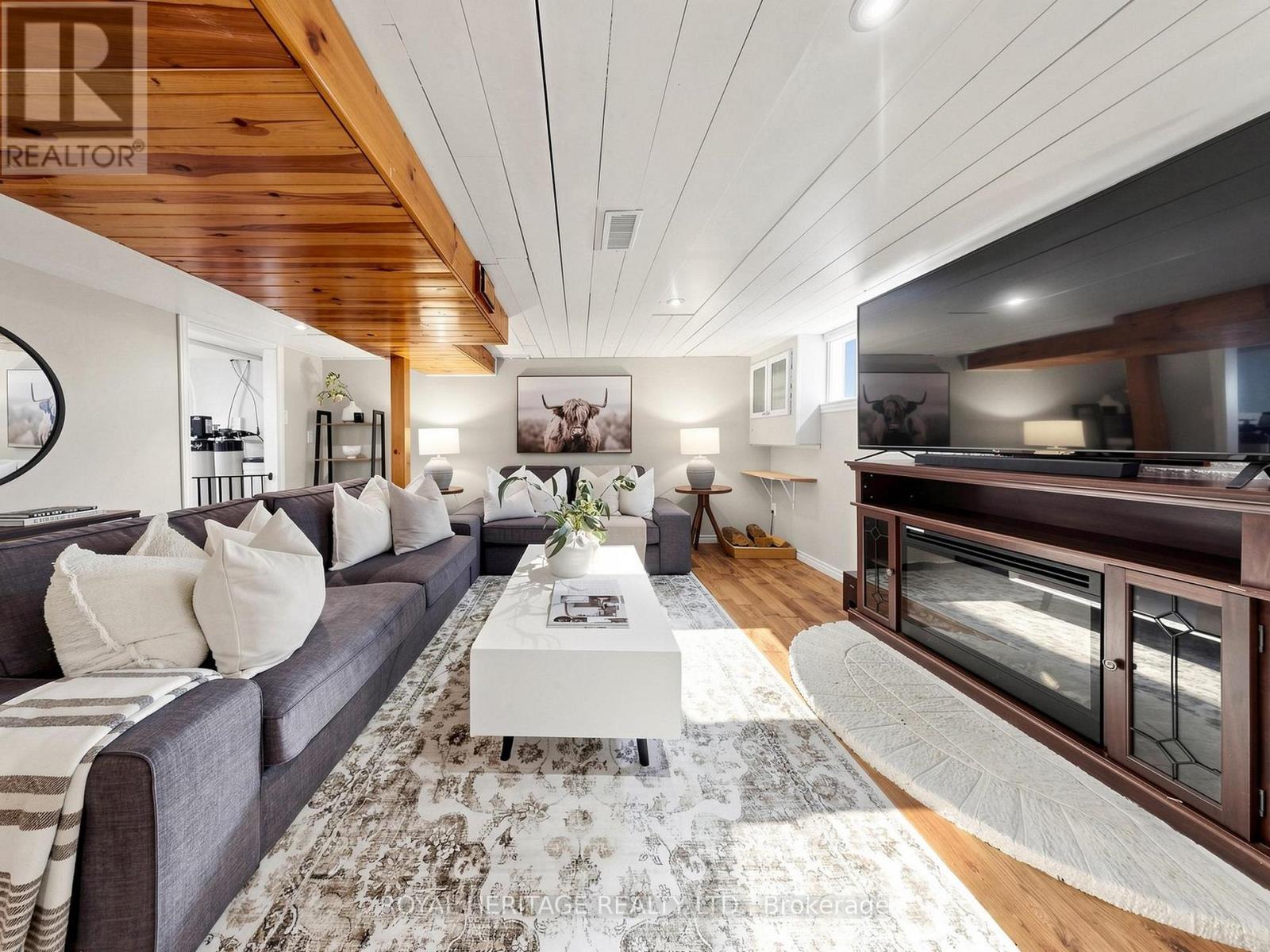 221 HIBBERT AVENUE - 26