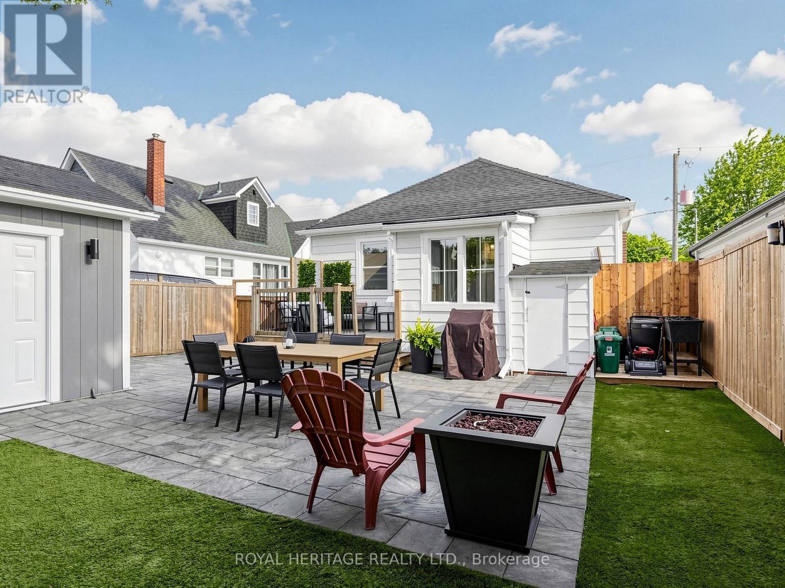 221 HIBBERT AVENUE - 42