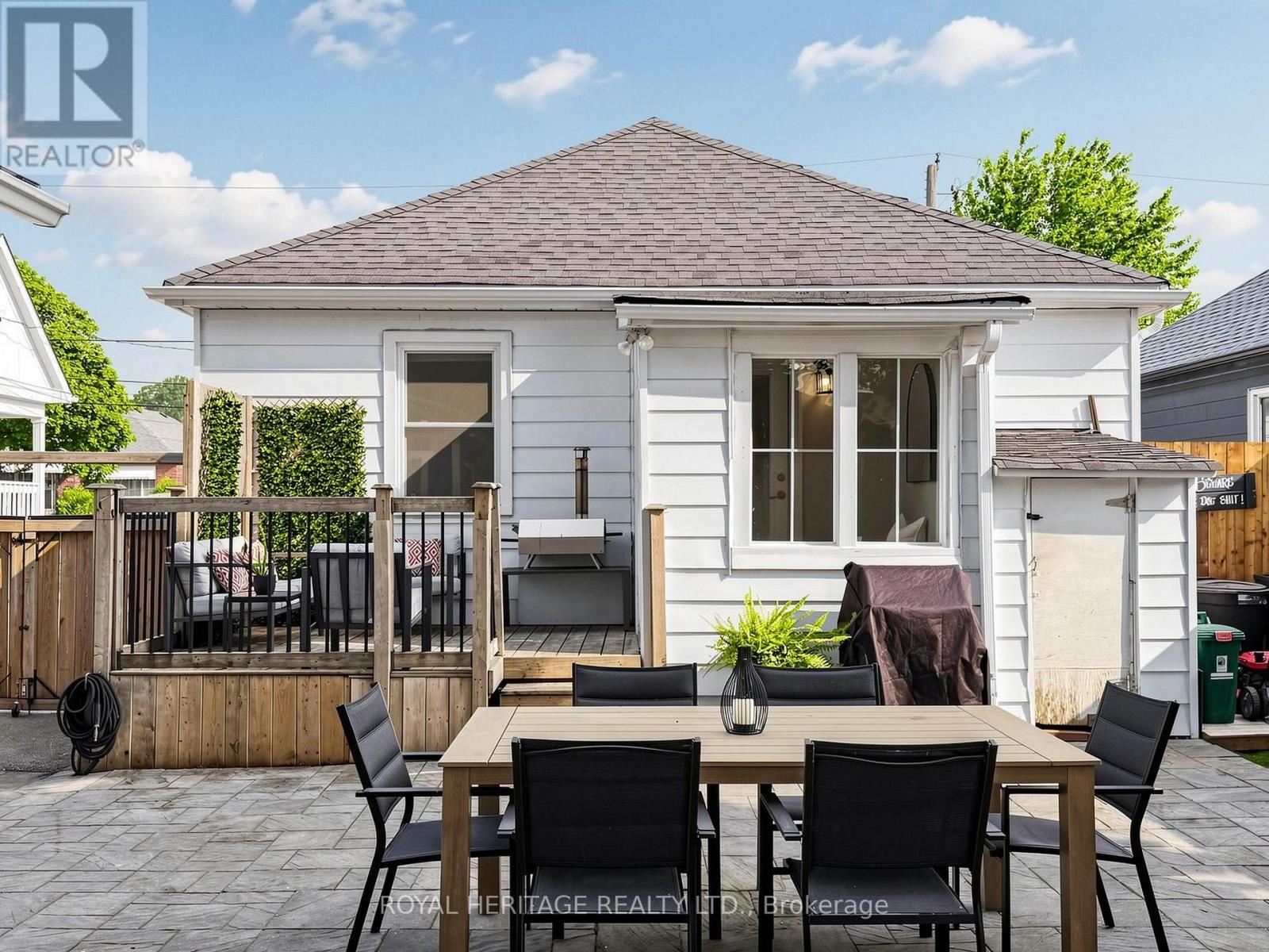 221 HIBBERT AVENUE - 37
