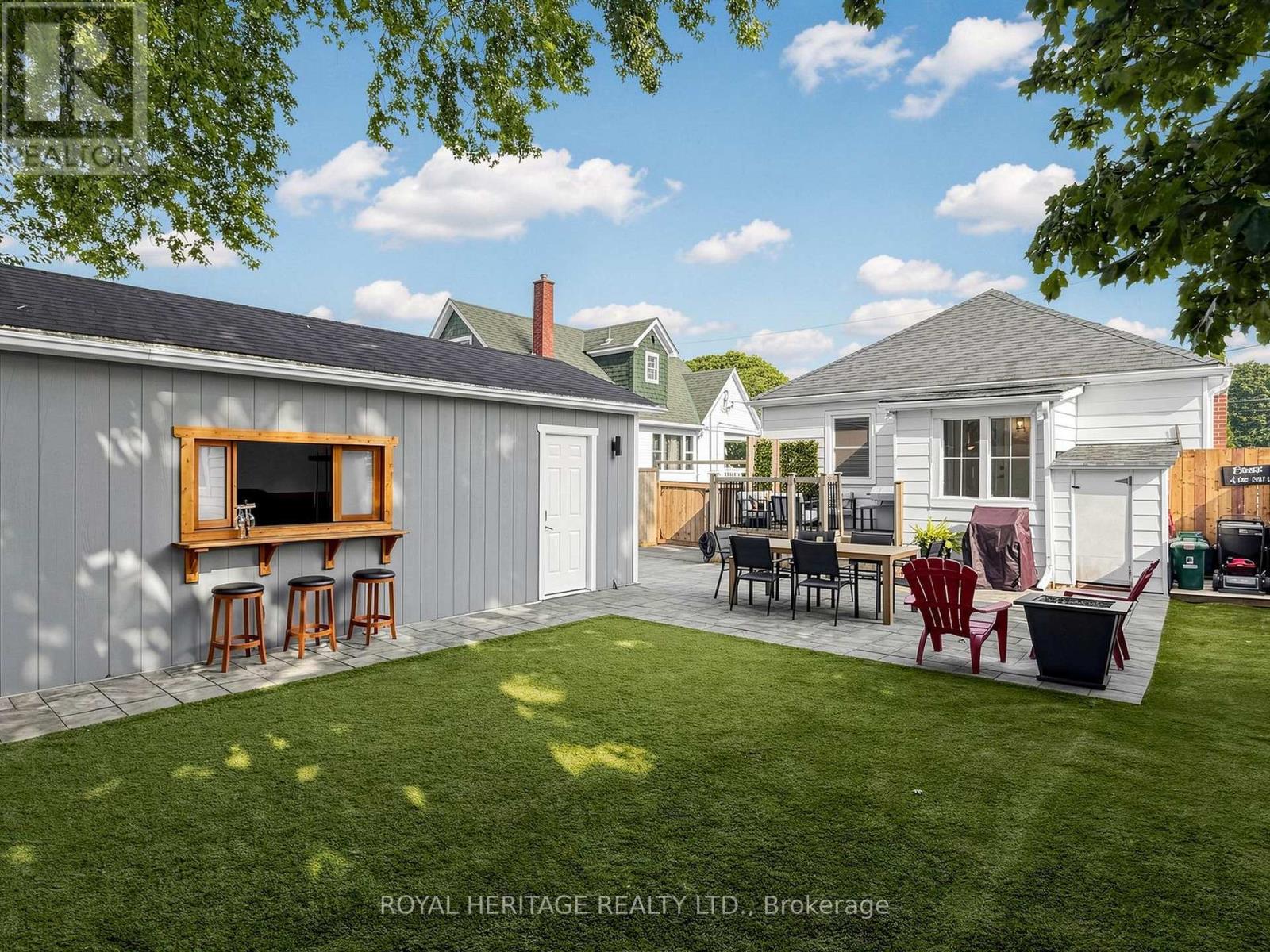 221 HIBBERT AVENUE - 39