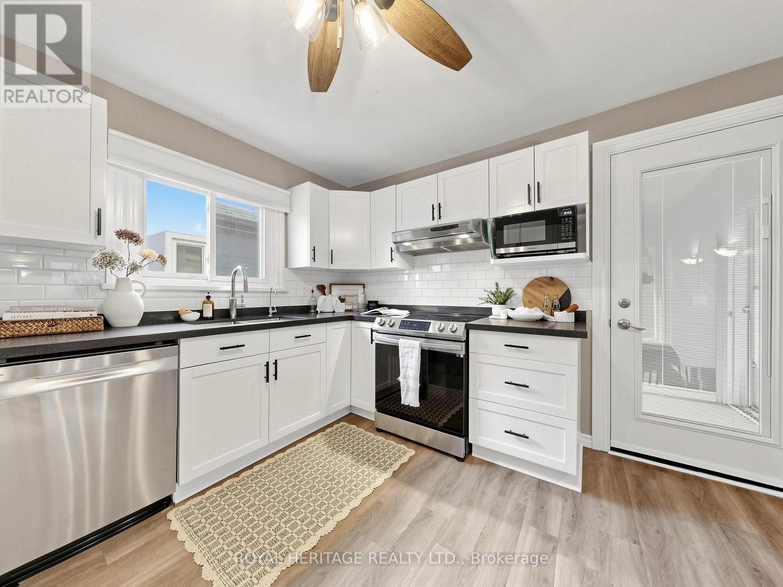 221 HIBBERT AVENUE - 8