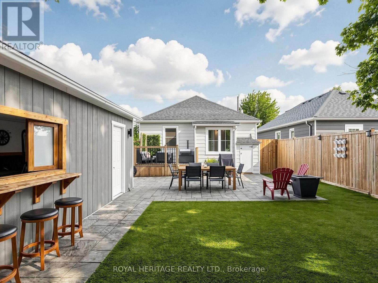 221 HIBBERT AVENUE - 41