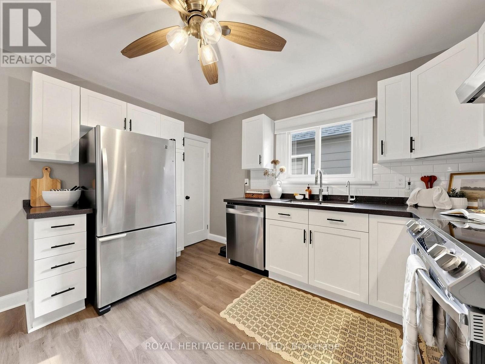 221 HIBBERT AVENUE - 9