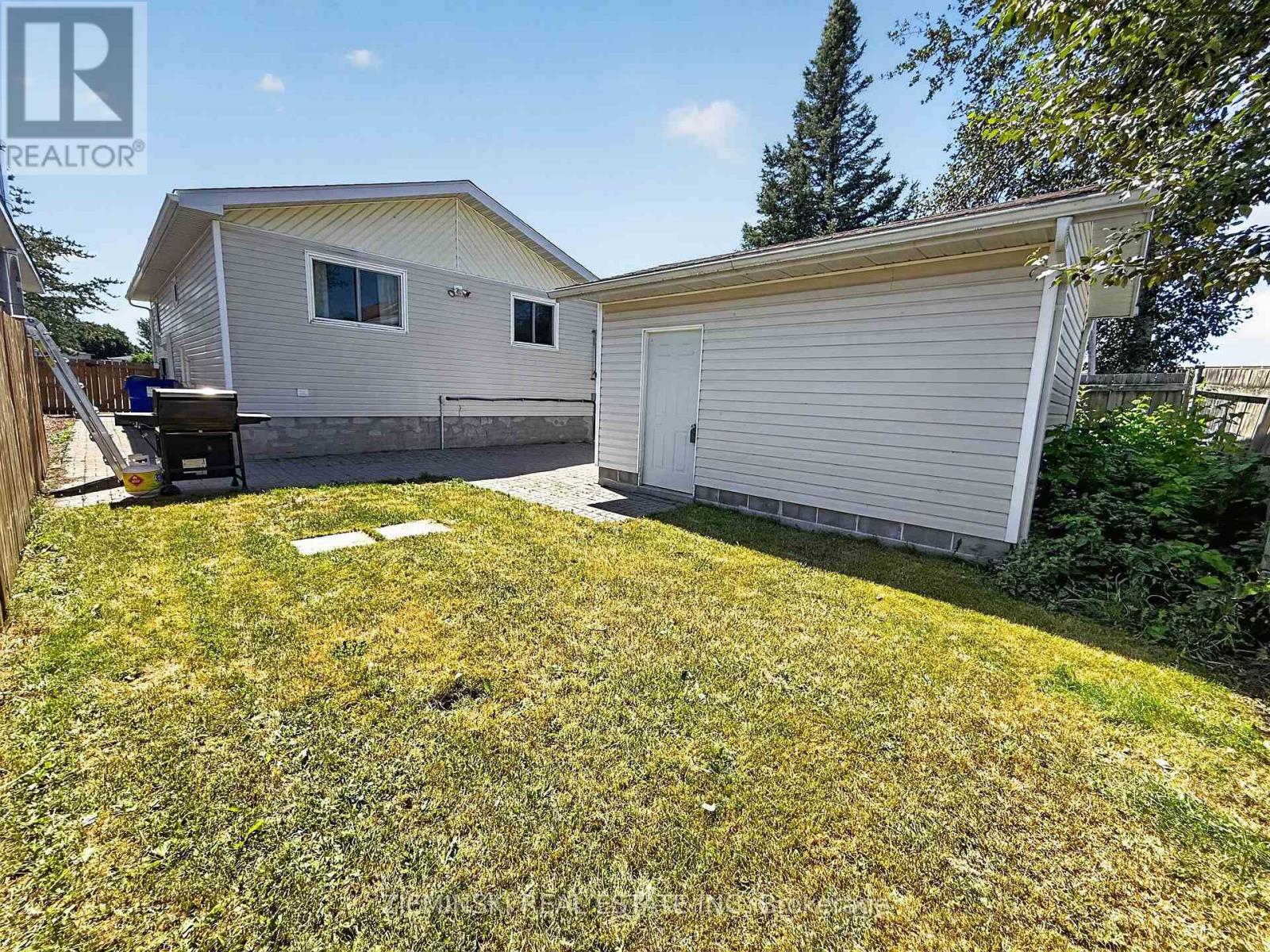 1222 GATINEAU BOULEVARD - 4