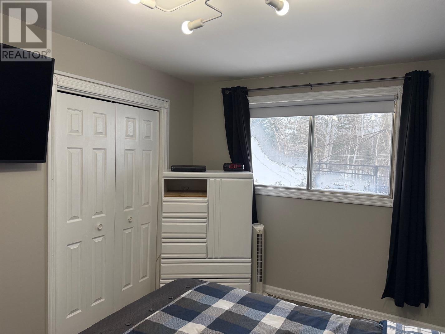54 Redwing Ave - 12