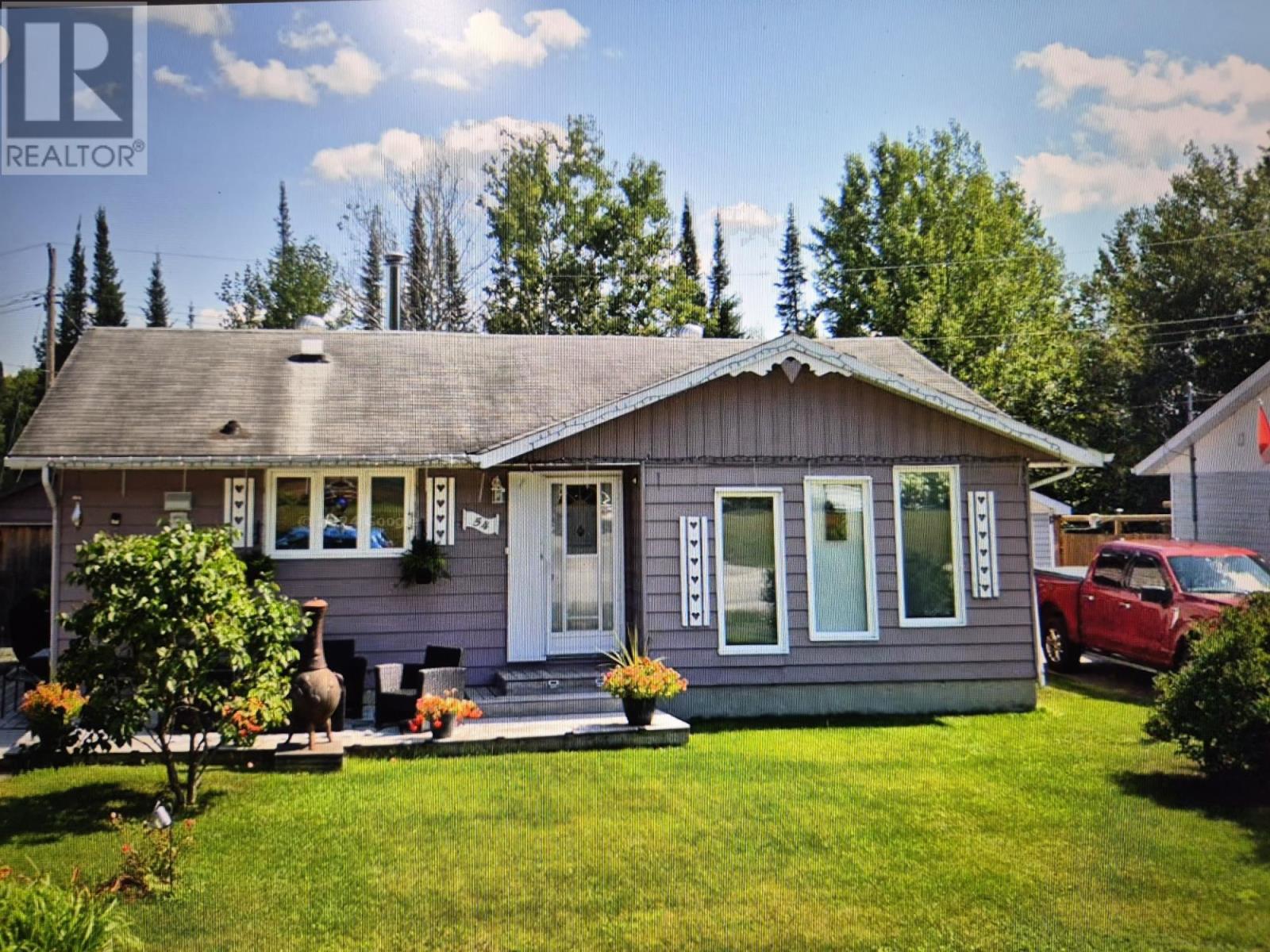 54 Redwing Ave - 2