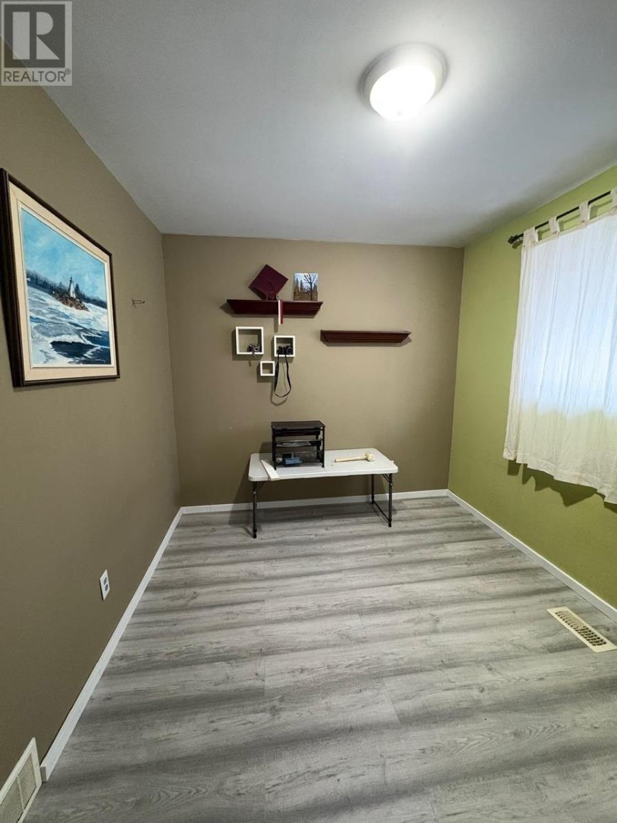 54 Redwing Ave - 21