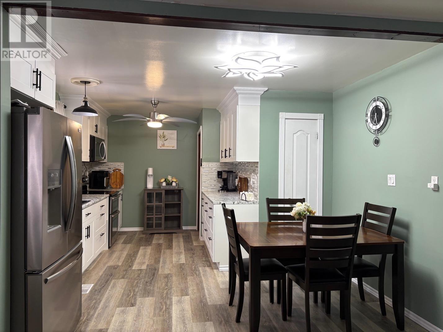 54 Redwing Ave - 6