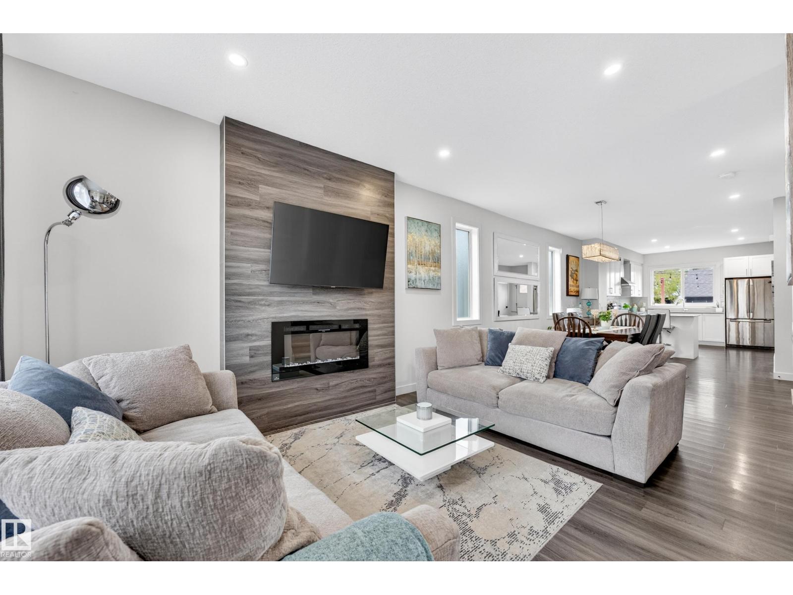 10326 160 ST NW - 14