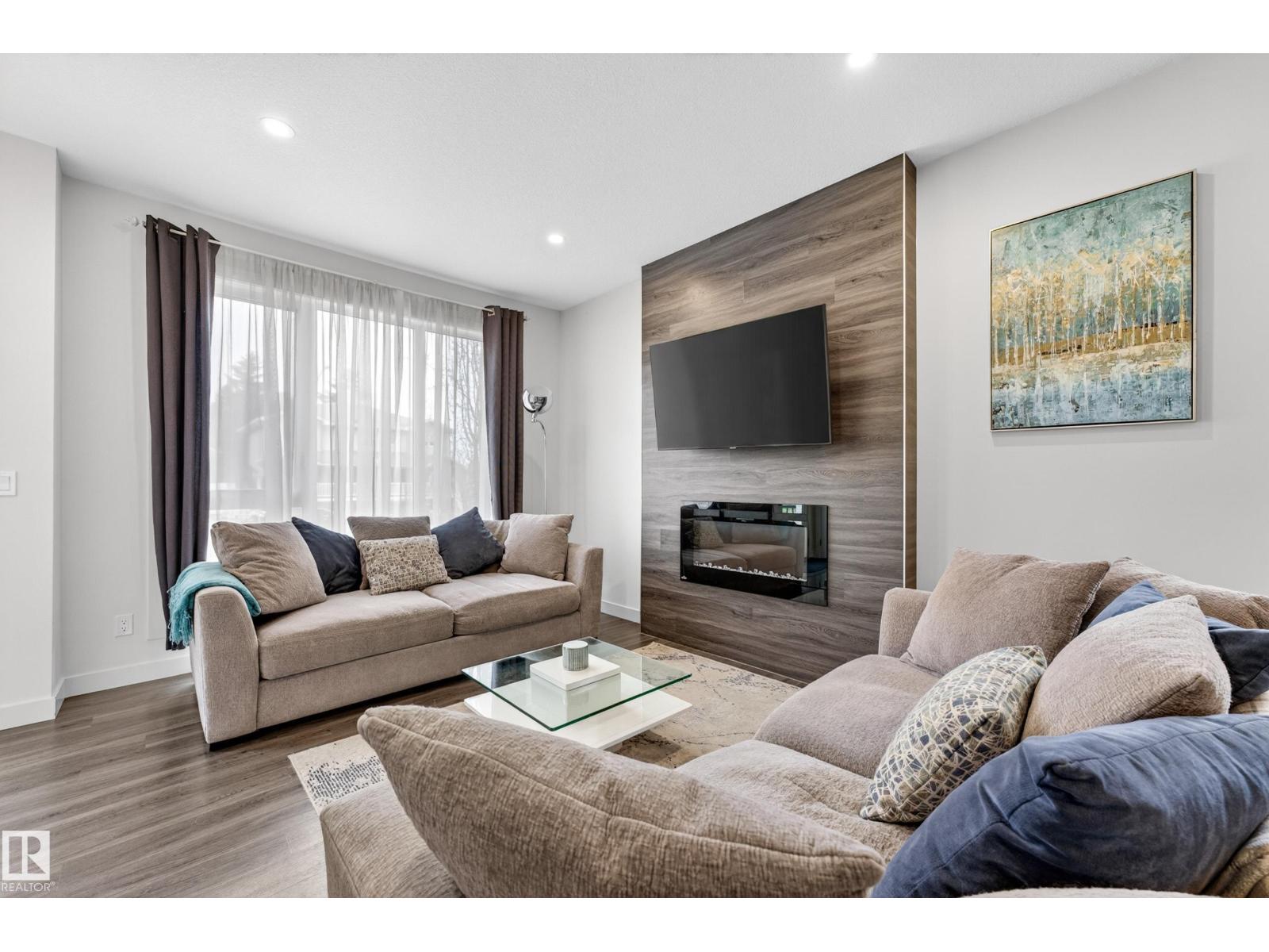 10326 160 ST NW - 11