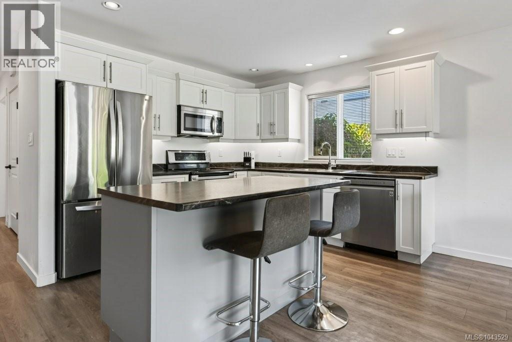 2270 McKenzie Ave - 5