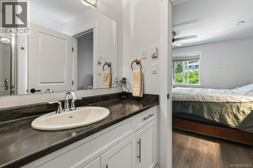 2270 McKenzie Ave - 10