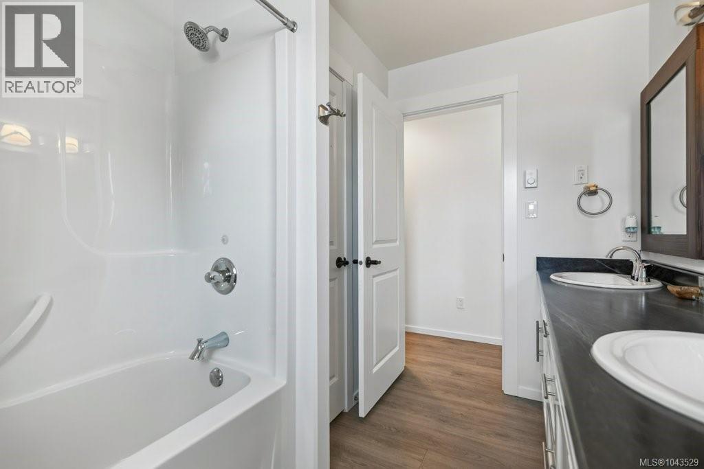 2270 McKenzie Ave - 14