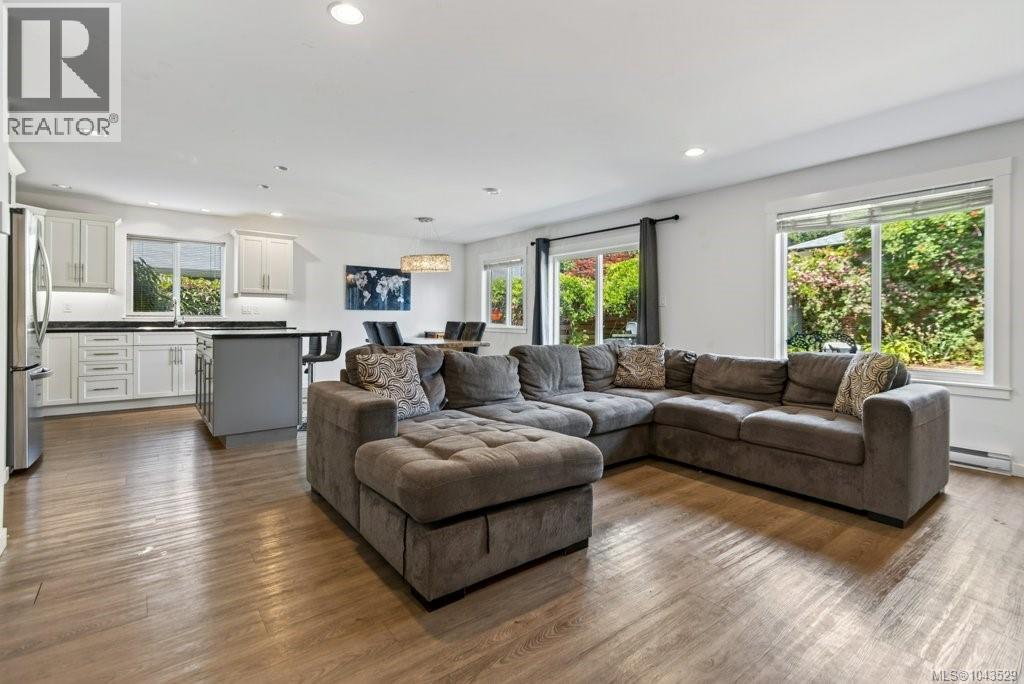 2270 McKenzie Ave - 2