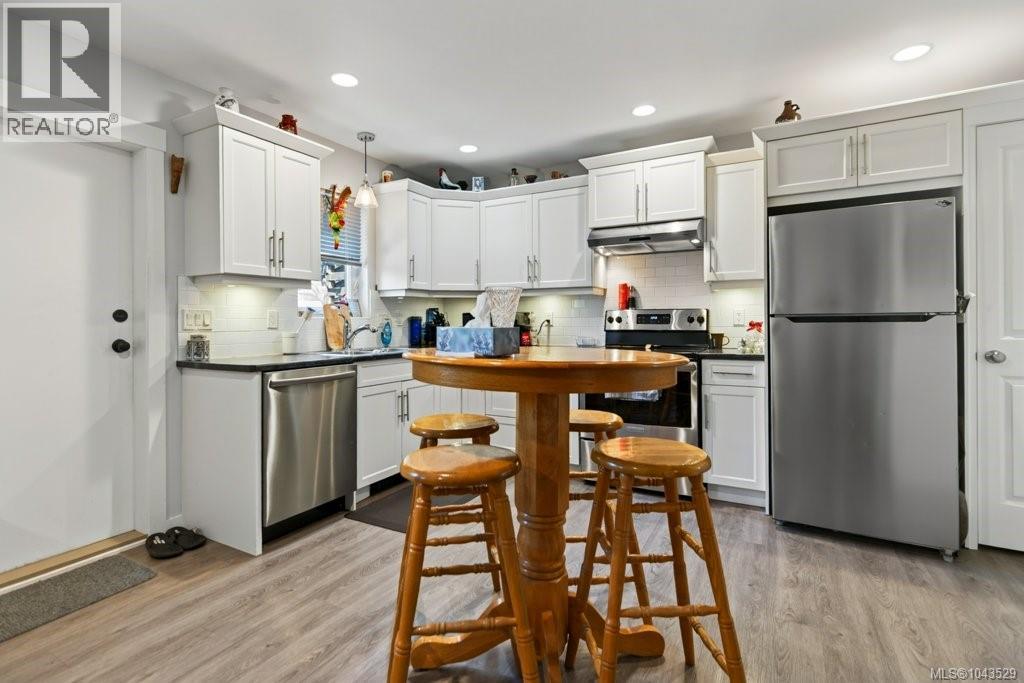 2270 McKenzie Ave - 24