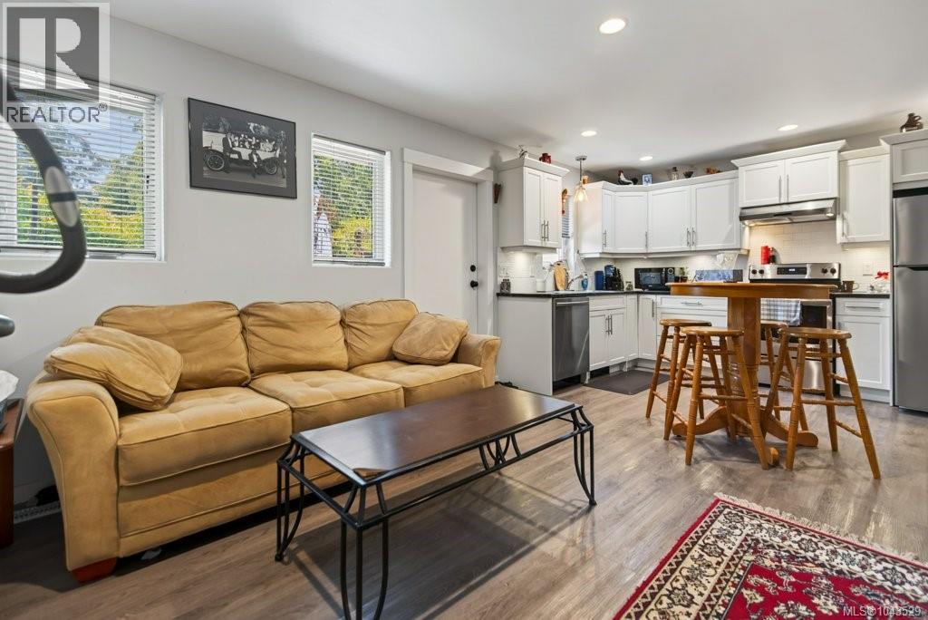 2270 McKenzie Ave - 23