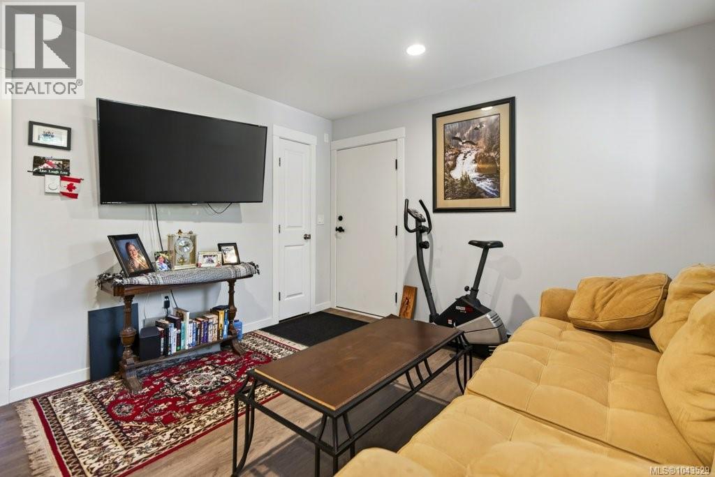 2270 McKenzie Ave - 22