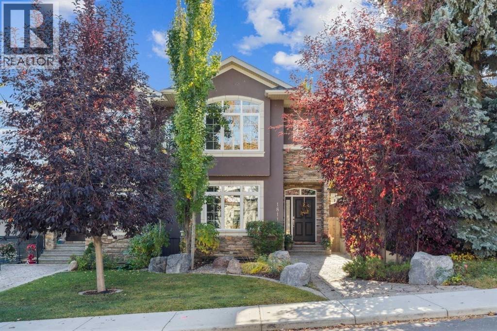 1811 31 Avenue SW - 1