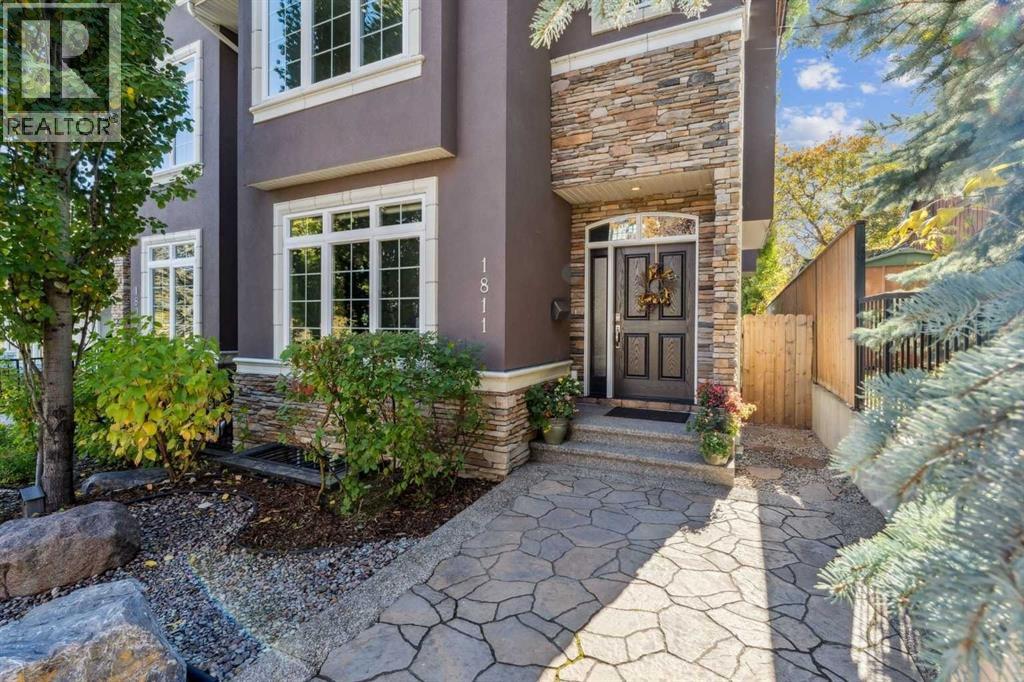 1811 31 Avenue SW - 3