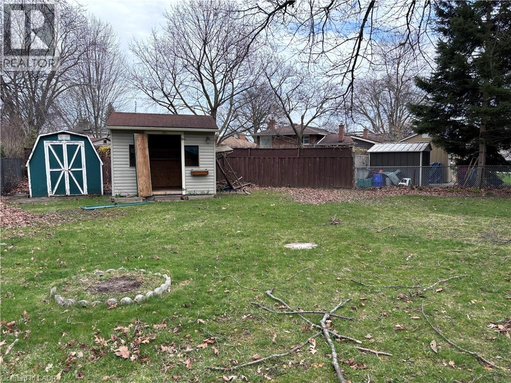 4 BEECHWOOD Court - 27