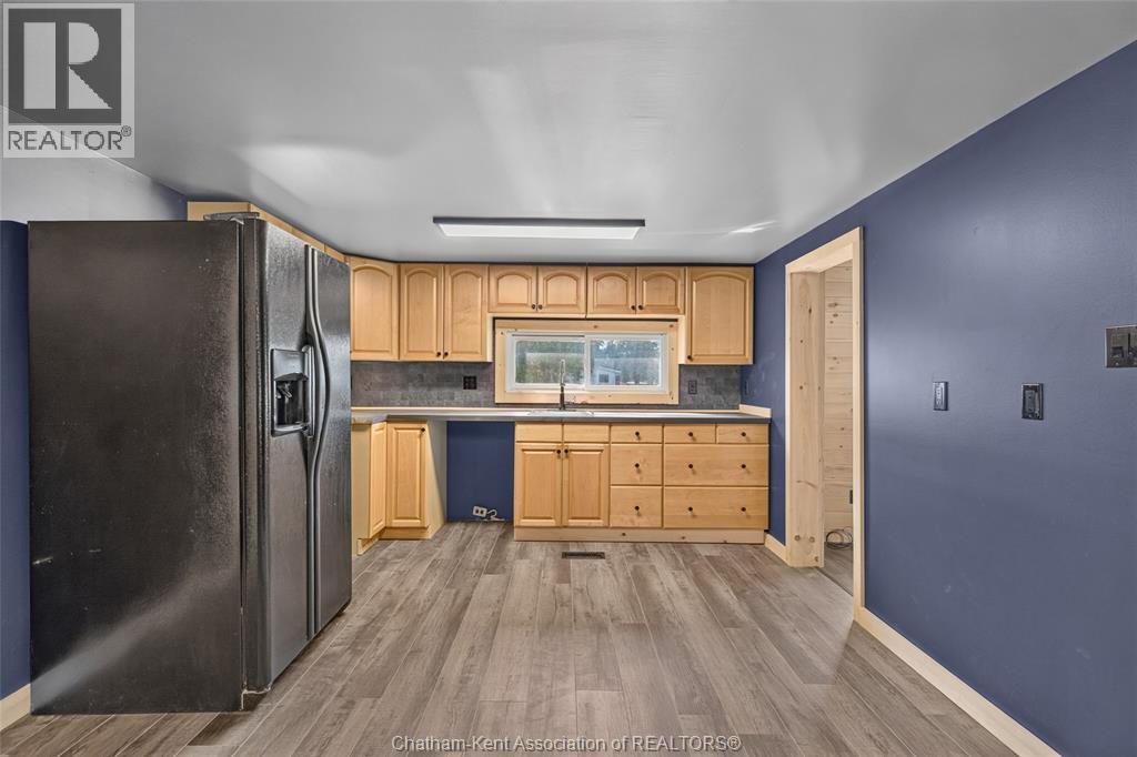 20847 Victoria ROAD - 12