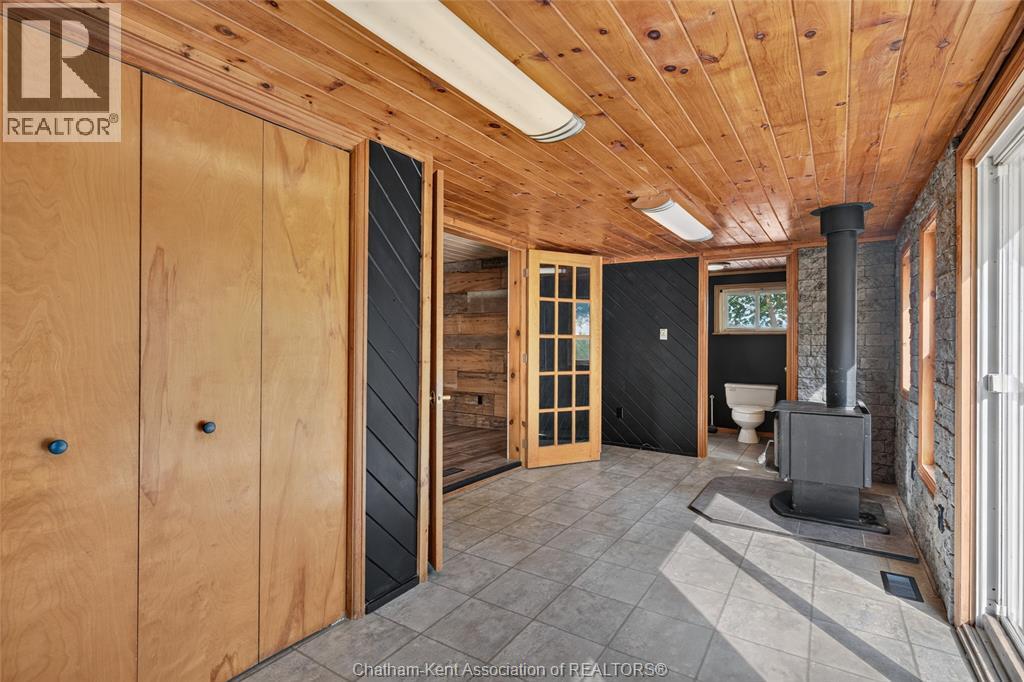 20847 Victoria ROAD - 17