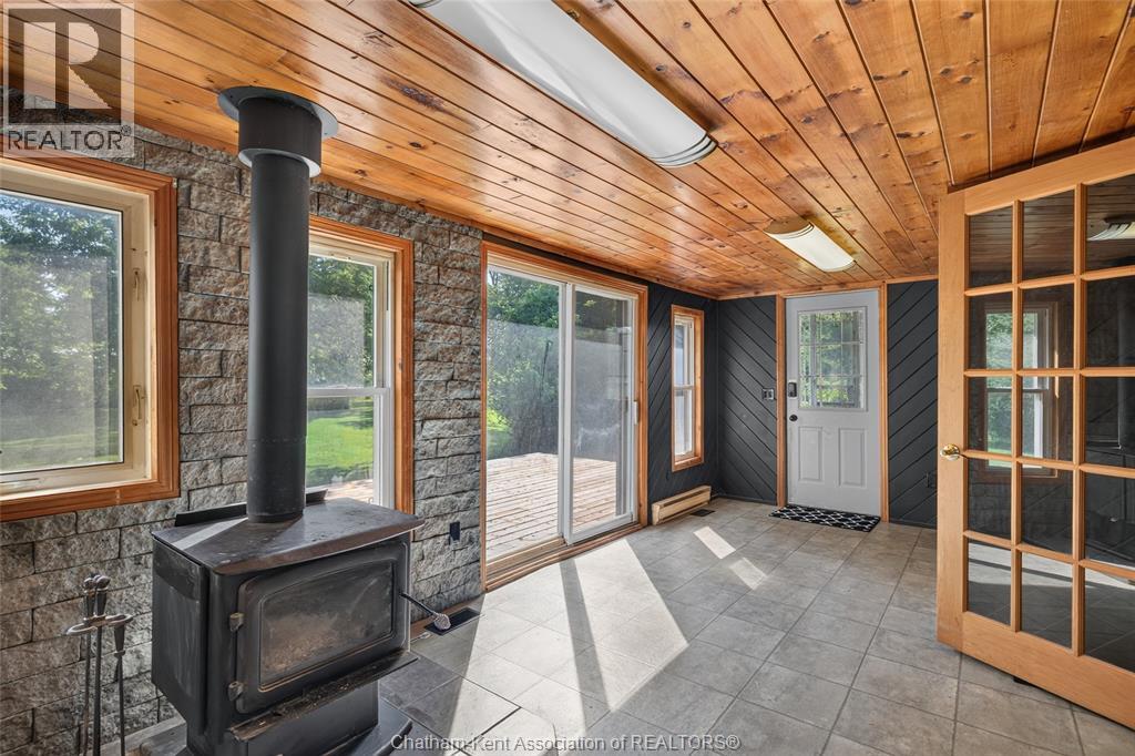 20847 Victoria ROAD - 18