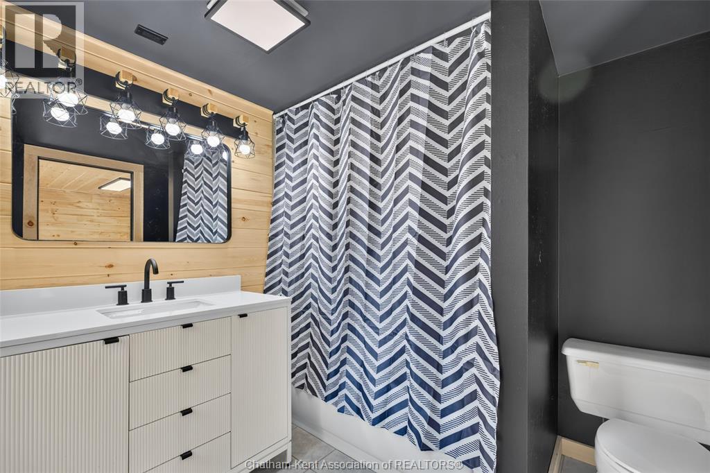 20847 Victoria ROAD - 22