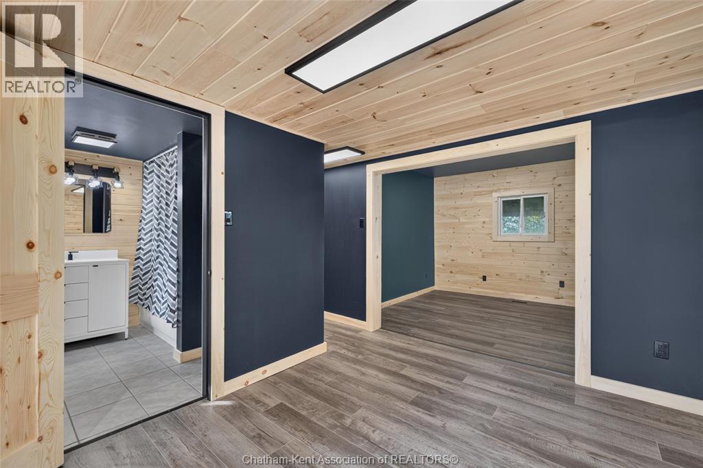 20847 Victoria ROAD - 26