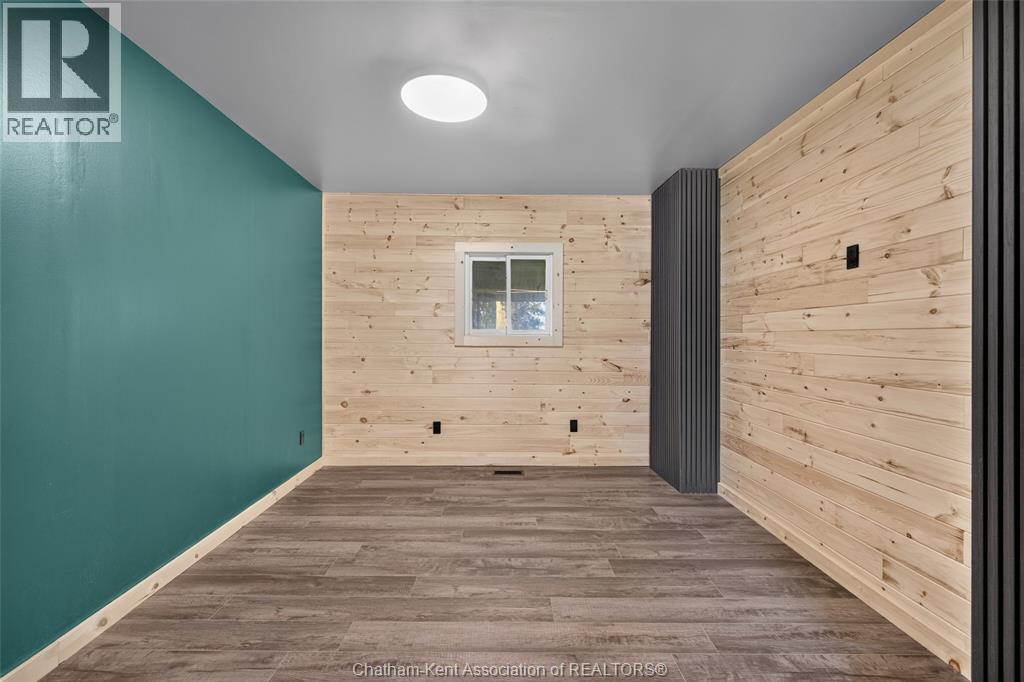 20847 Victoria ROAD - 27