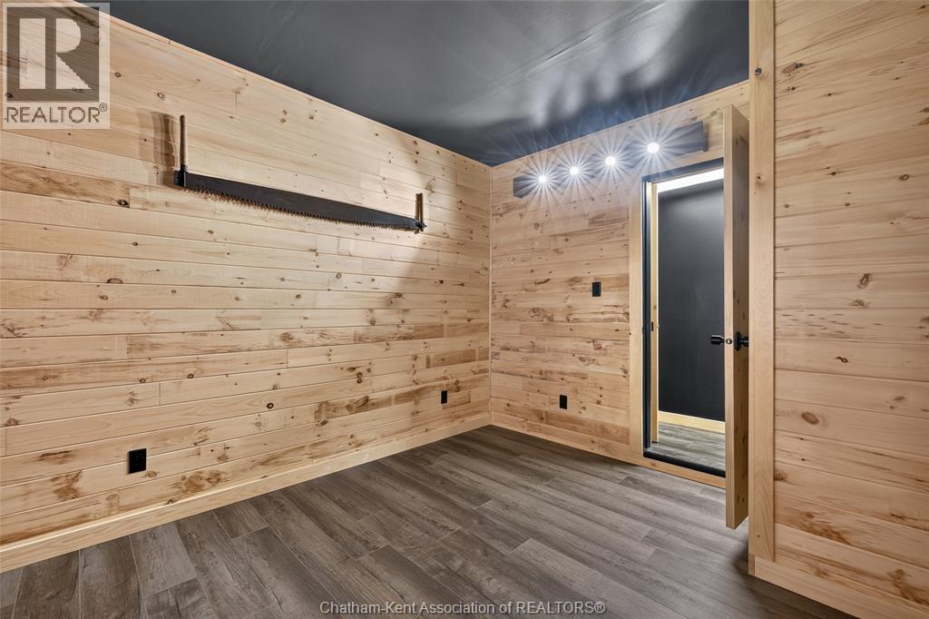 20847 Victoria ROAD - 31