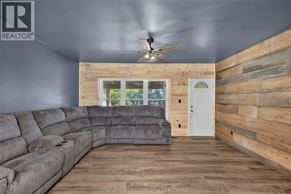 20847 Victoria ROAD - 8