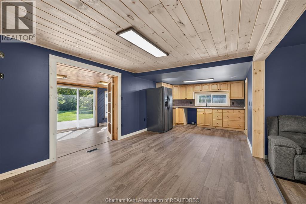 20847 Victoria ROAD - 9