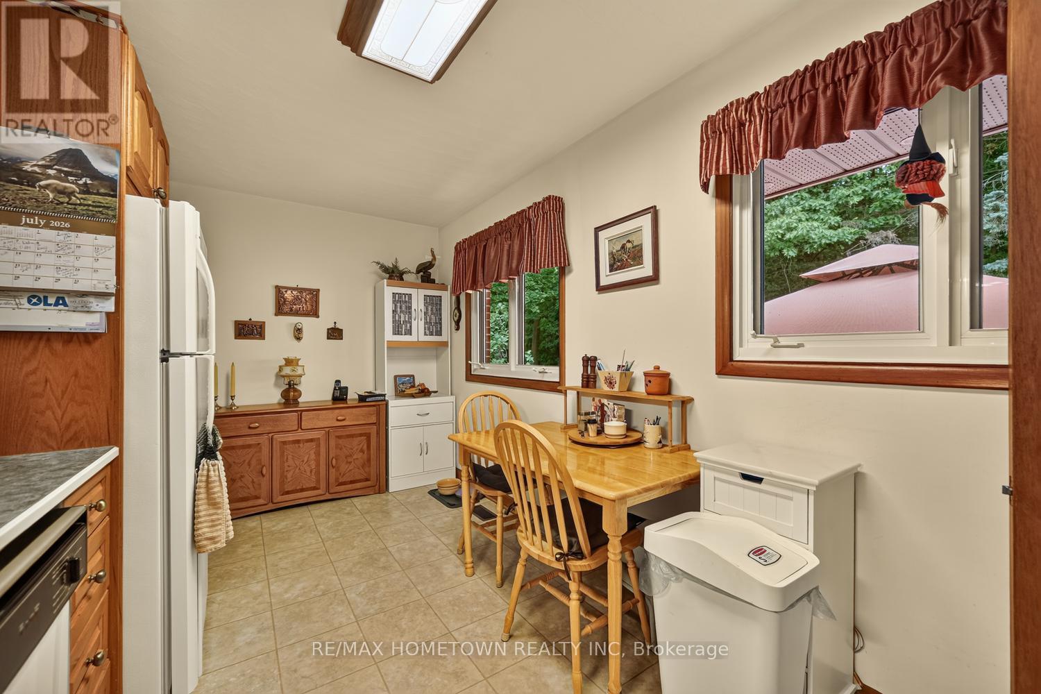 21 FAIRWAY CRESCENT - Image 13