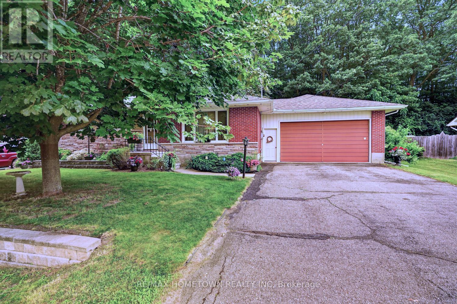 21 FAIRWAY CRESCENT - Image 3