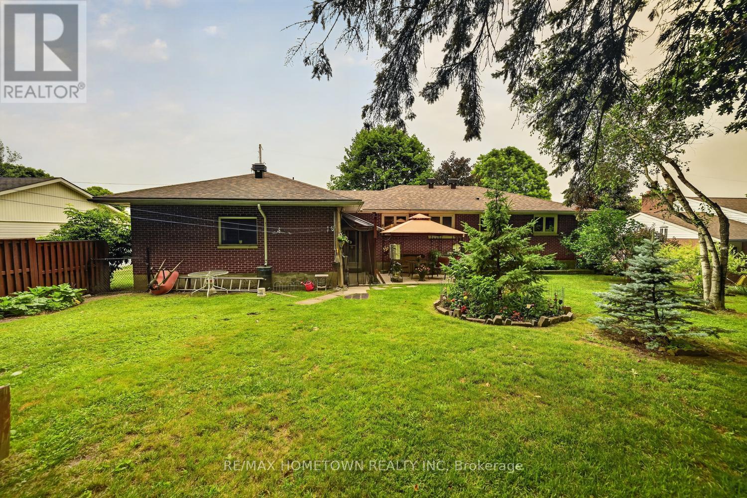 21 FAIRWAY CRESCENT - Image 31