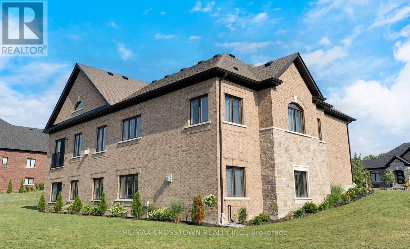 22 STEWART CRESCENT - 46