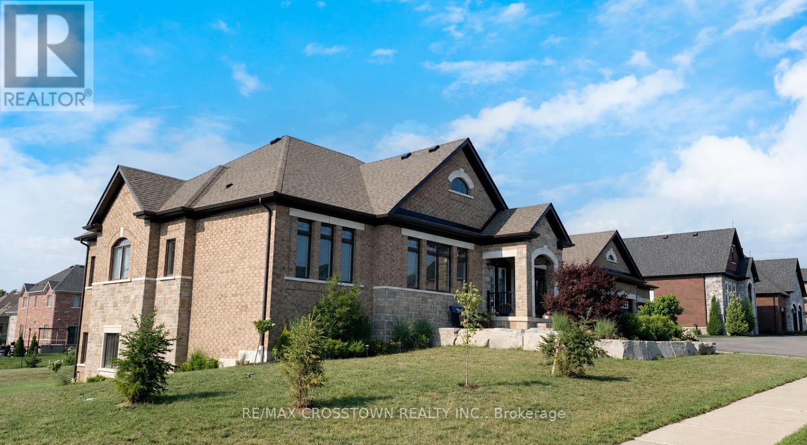22 STEWART CRESCENT - 47