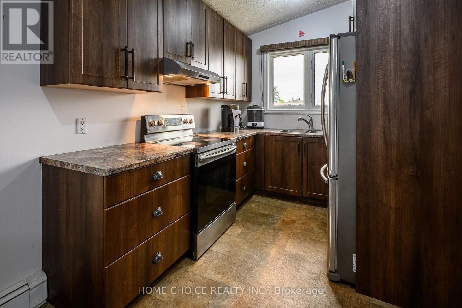 588 MELROSE BOULEVARD - 10