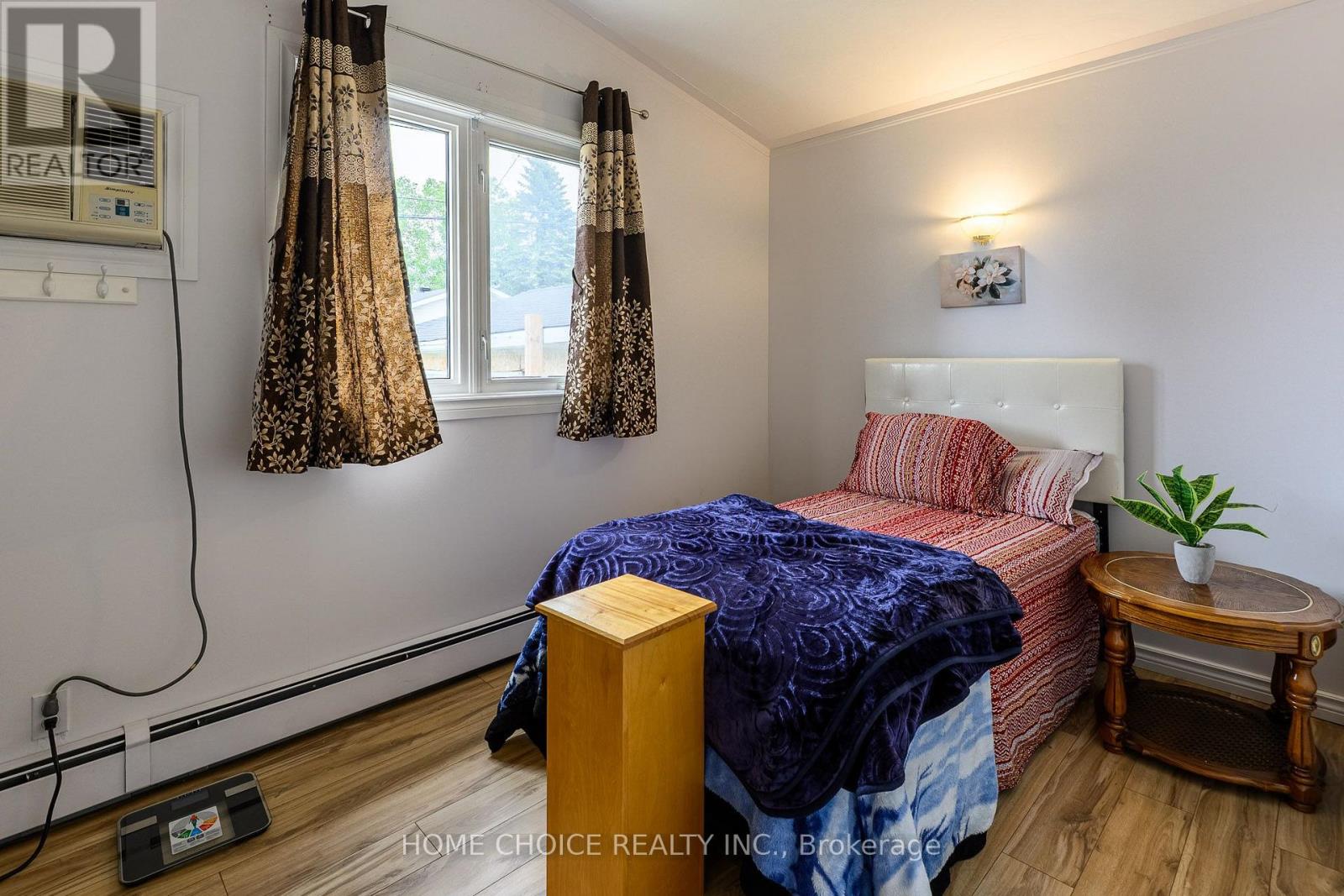 588 MELROSE BOULEVARD - 15