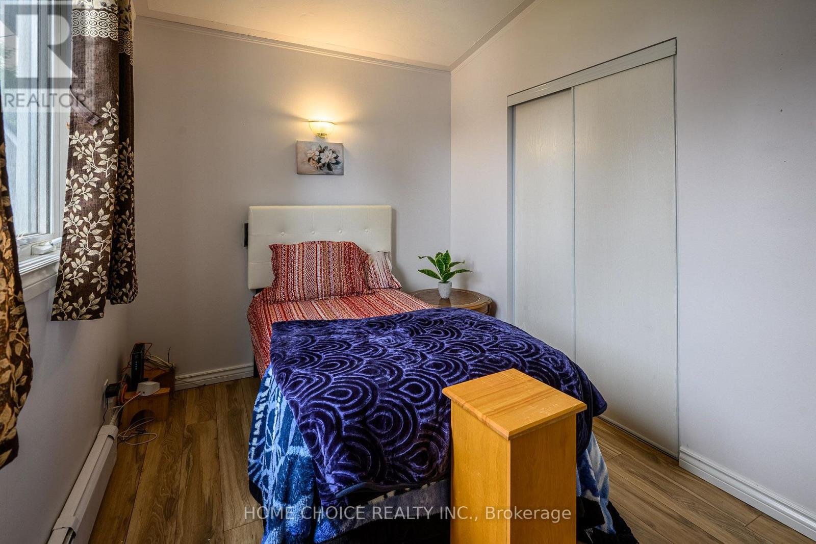588 MELROSE BOULEVARD - 16
